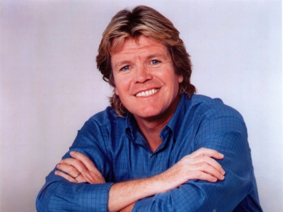 Peter-Noone-2-scaled_400x300_acf_cropped